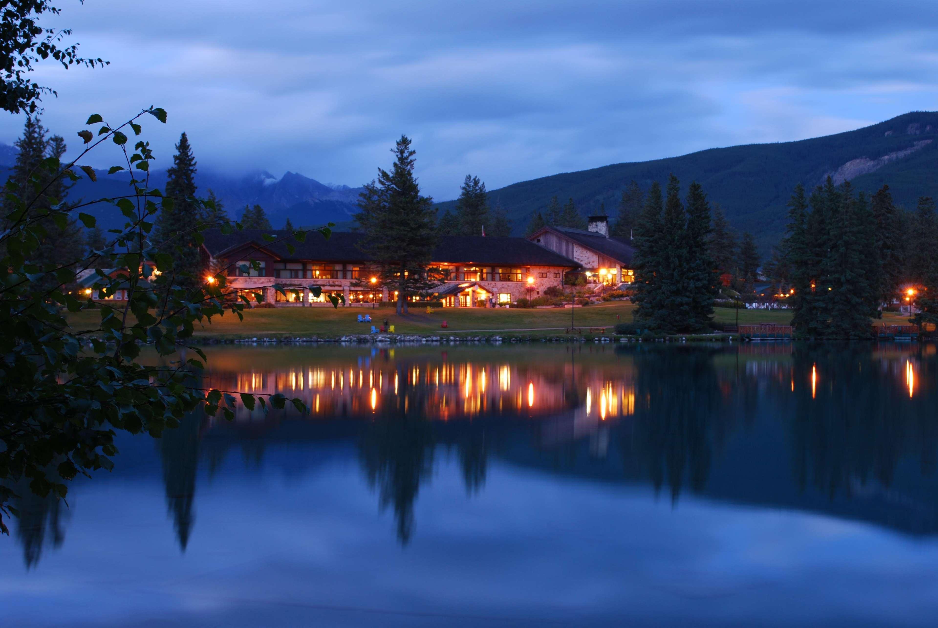 Fairmont Jasper Park Lodge Exterior foto